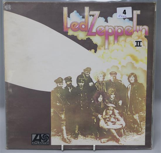 588198 - LED ZEPPELIN II, UK LP, VG+ - EX